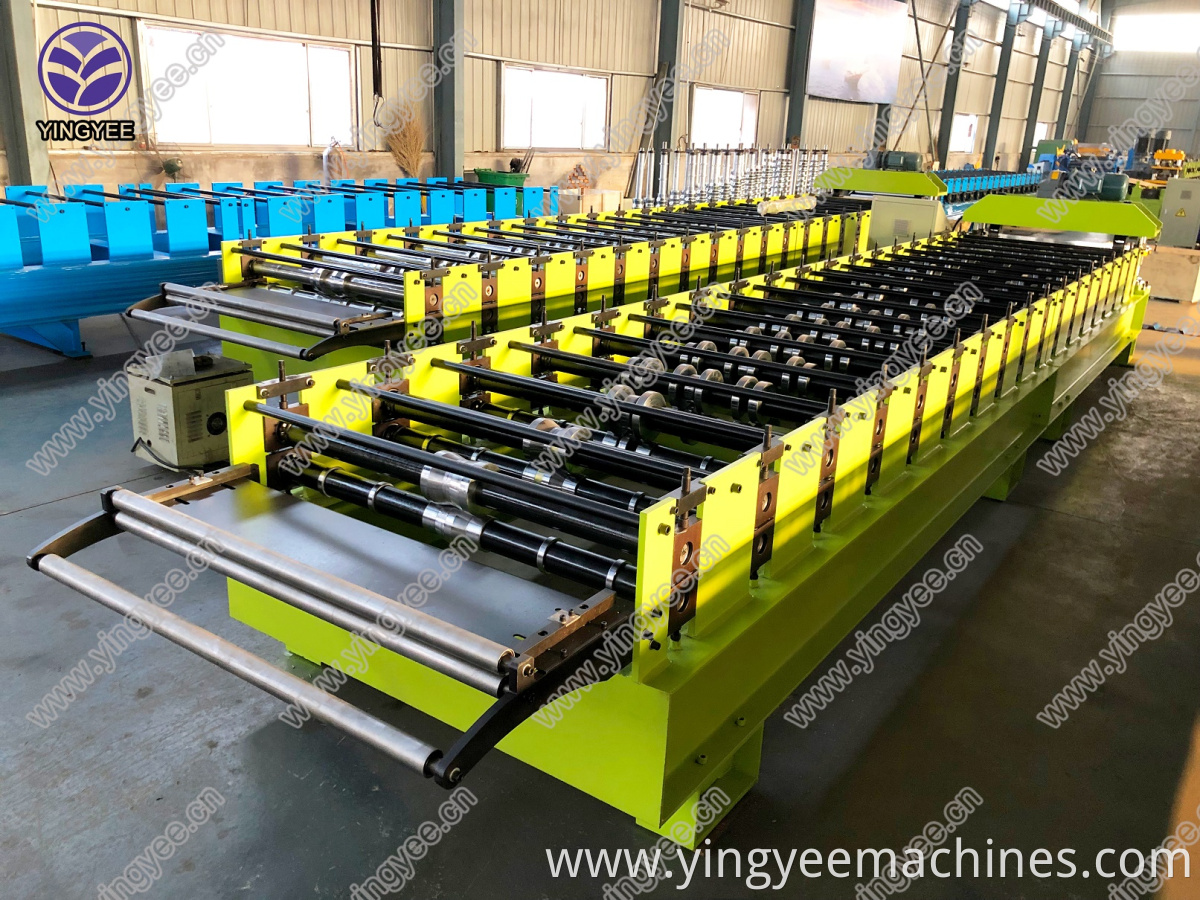 High speed and quick delivery roof sheet machine